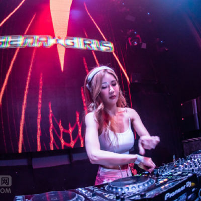 夜店女DJ火爆全球，音乐界的新女王崛起